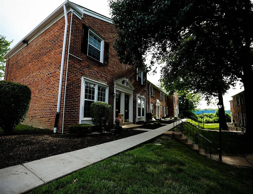 Warson Village Townhomes – photo 1