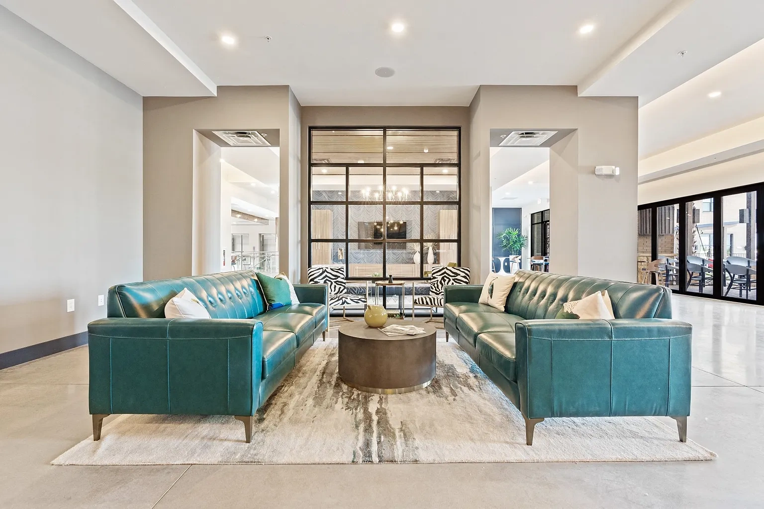 Pier 33 Apartments – photo 4