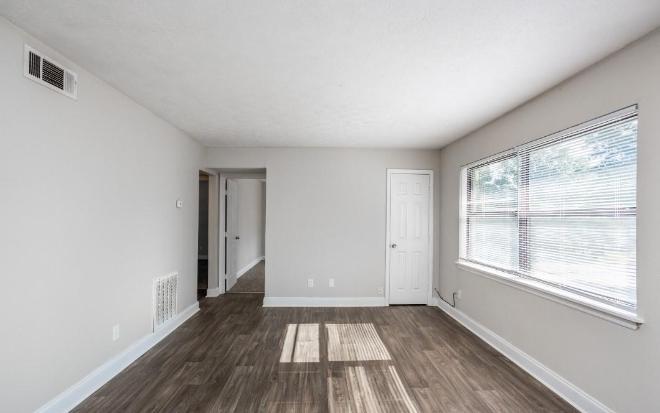 200 Bledsoe St – photo 2