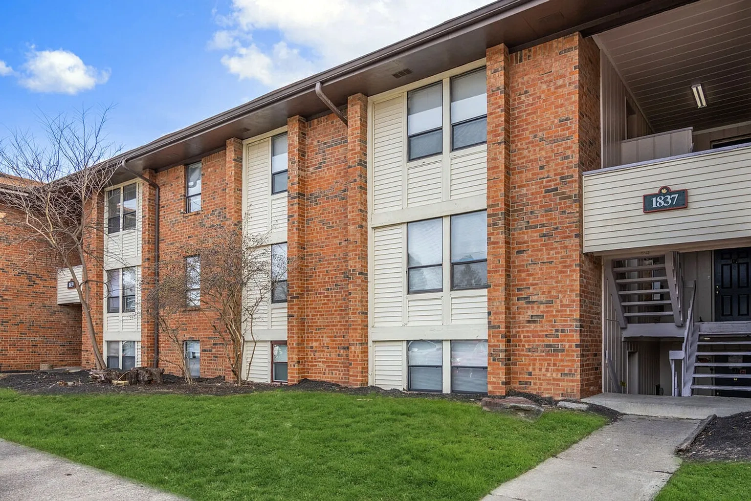 Woodside Apartments - Specials! – photo 4
