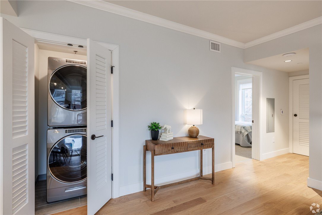 105 W Court St – photo 4