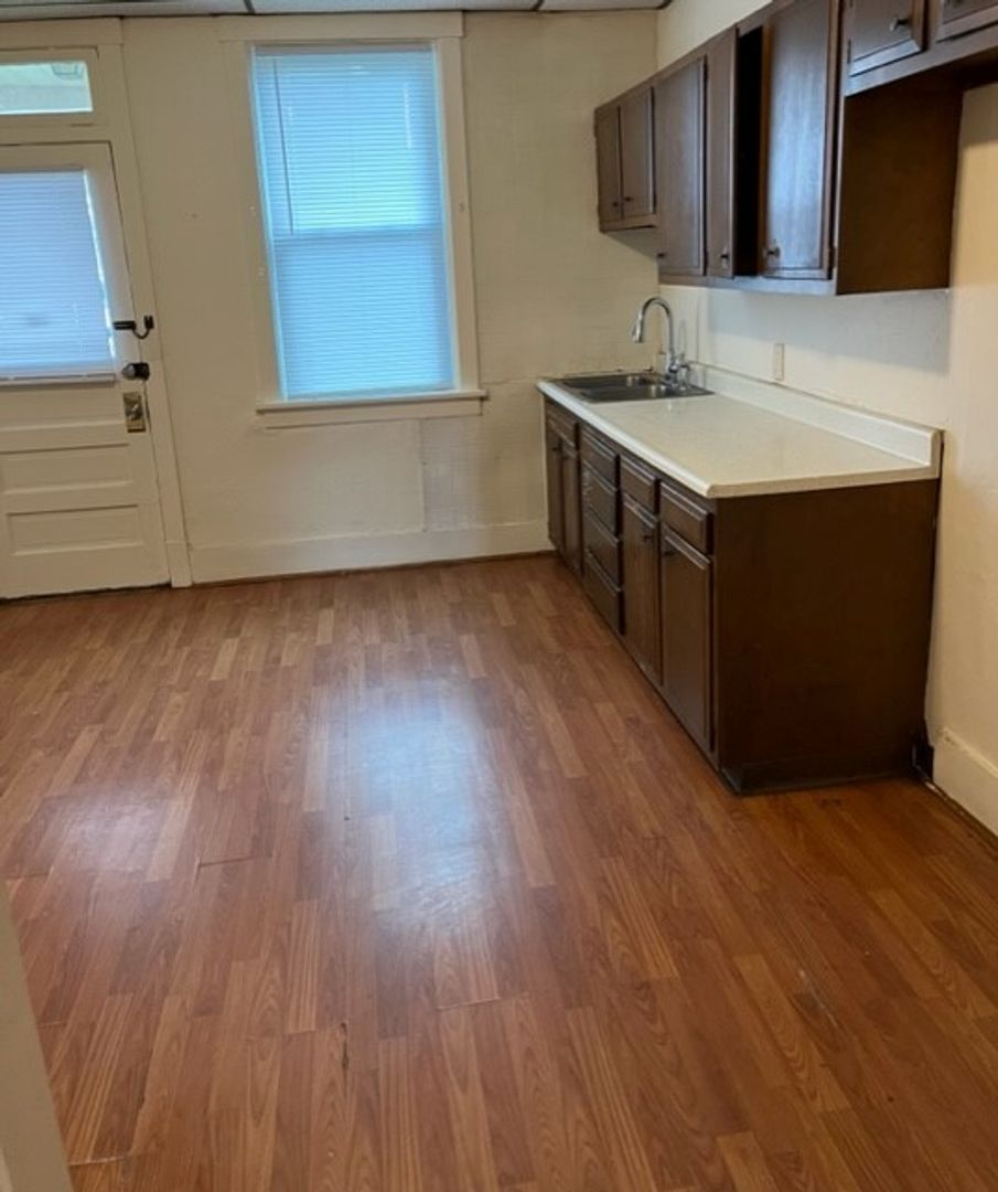 127-141 Jane St unit 131 Jane St – photo 1