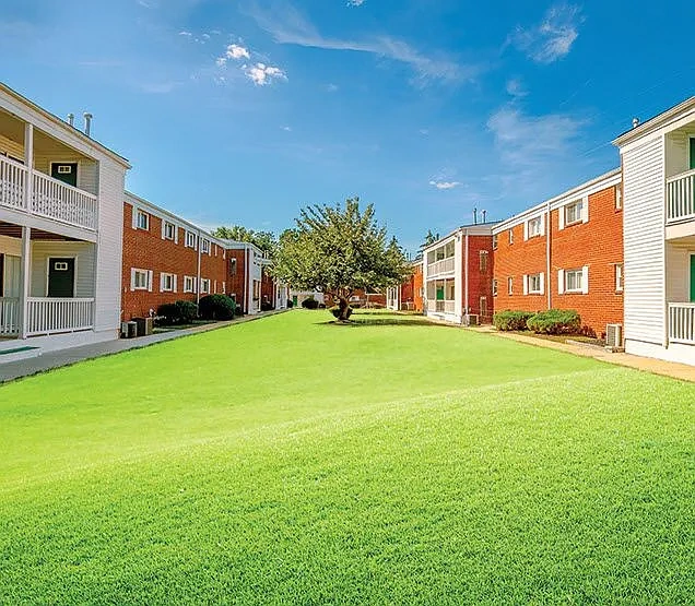 Woodmere Apartments – photo 4