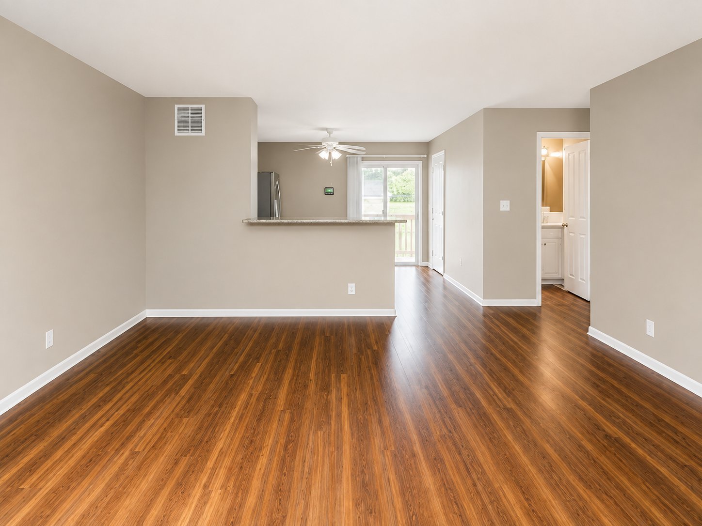 593 Lazelle Rd – photo 2
