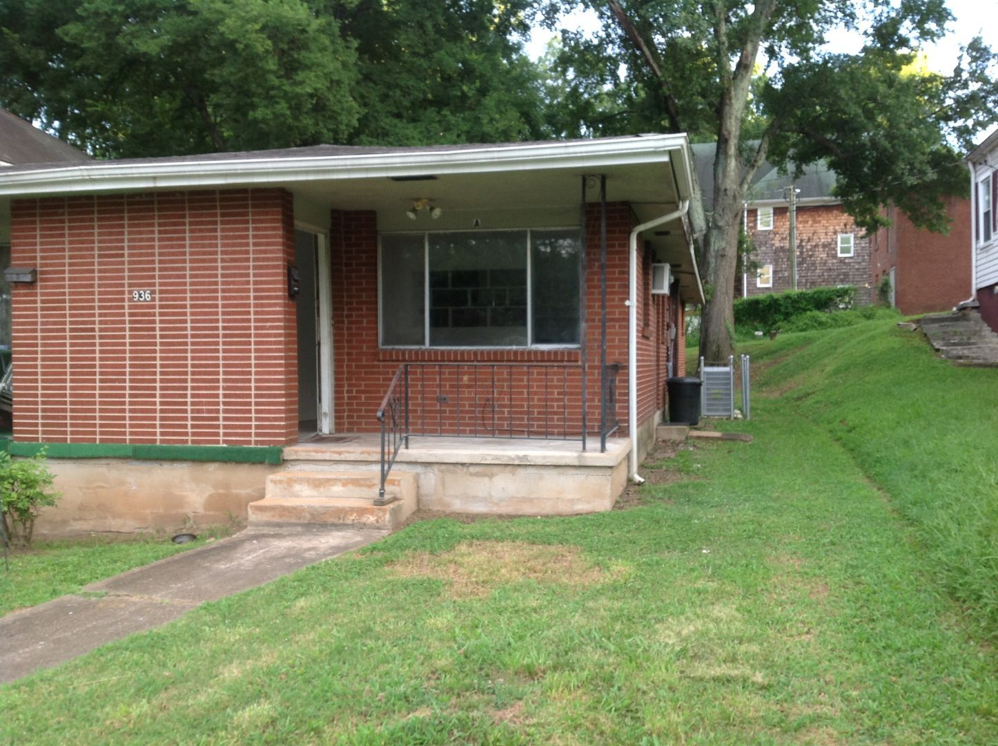 936 Fortwood St unit 1 – photo 1