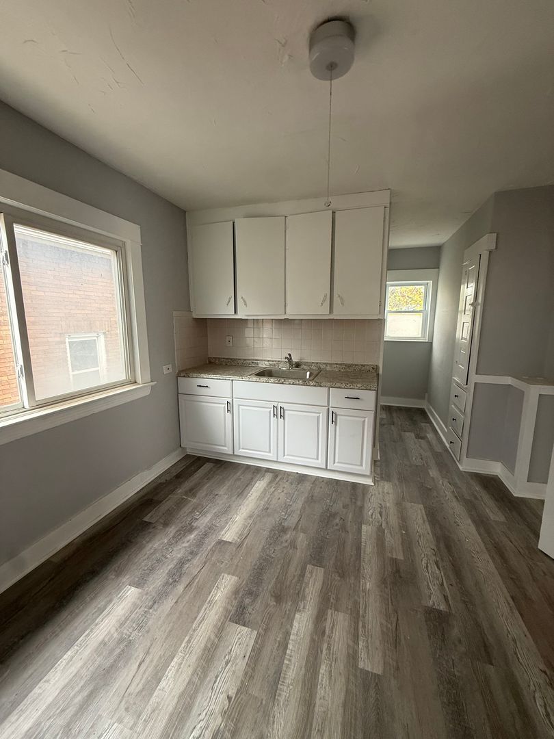 15718 Holmes Ave unit up – photo 3