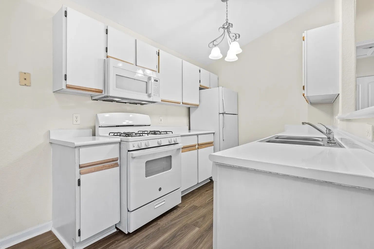 Oasis Apartments – 2 Bedroom 2 Bath