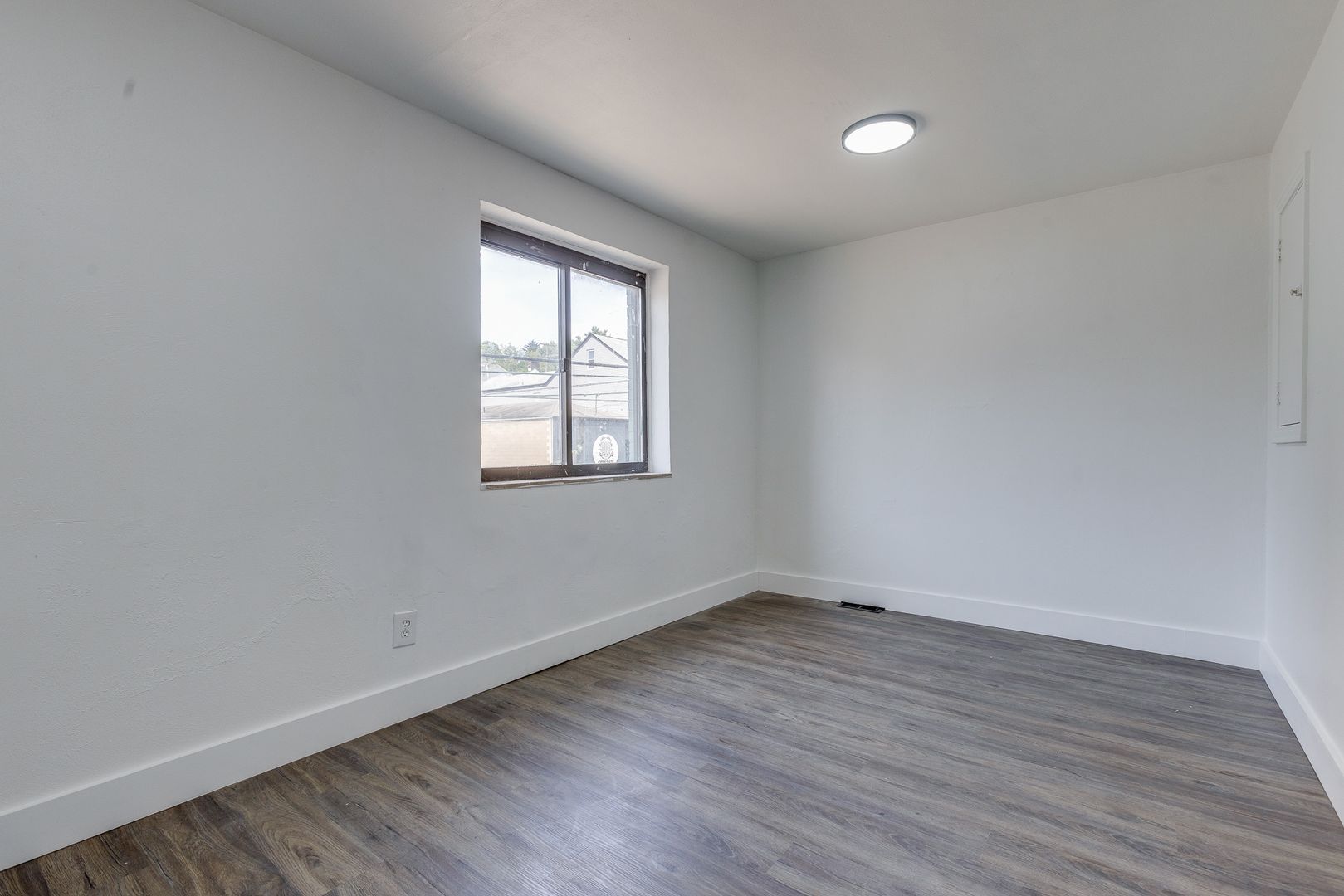 732 E Warrington Ave unit 2nd Floor Front – photo 5