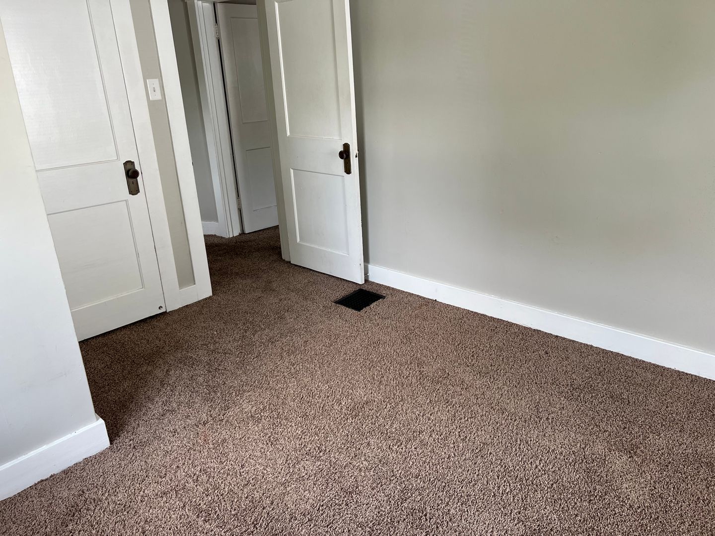 53 E Bruce Ave – photo 2
