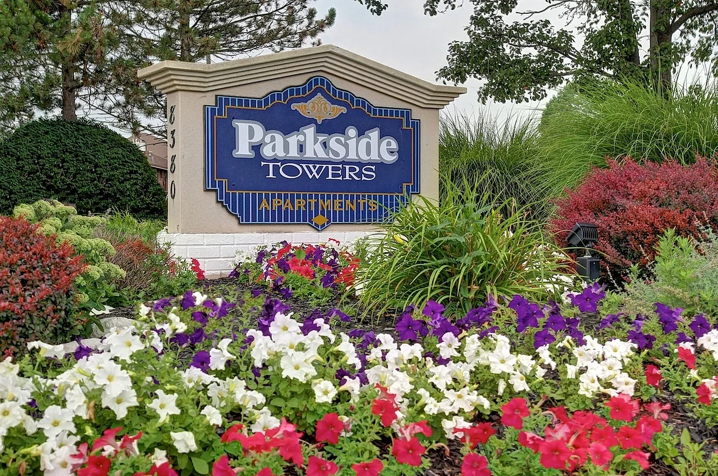 Parkside Towers – photo 2