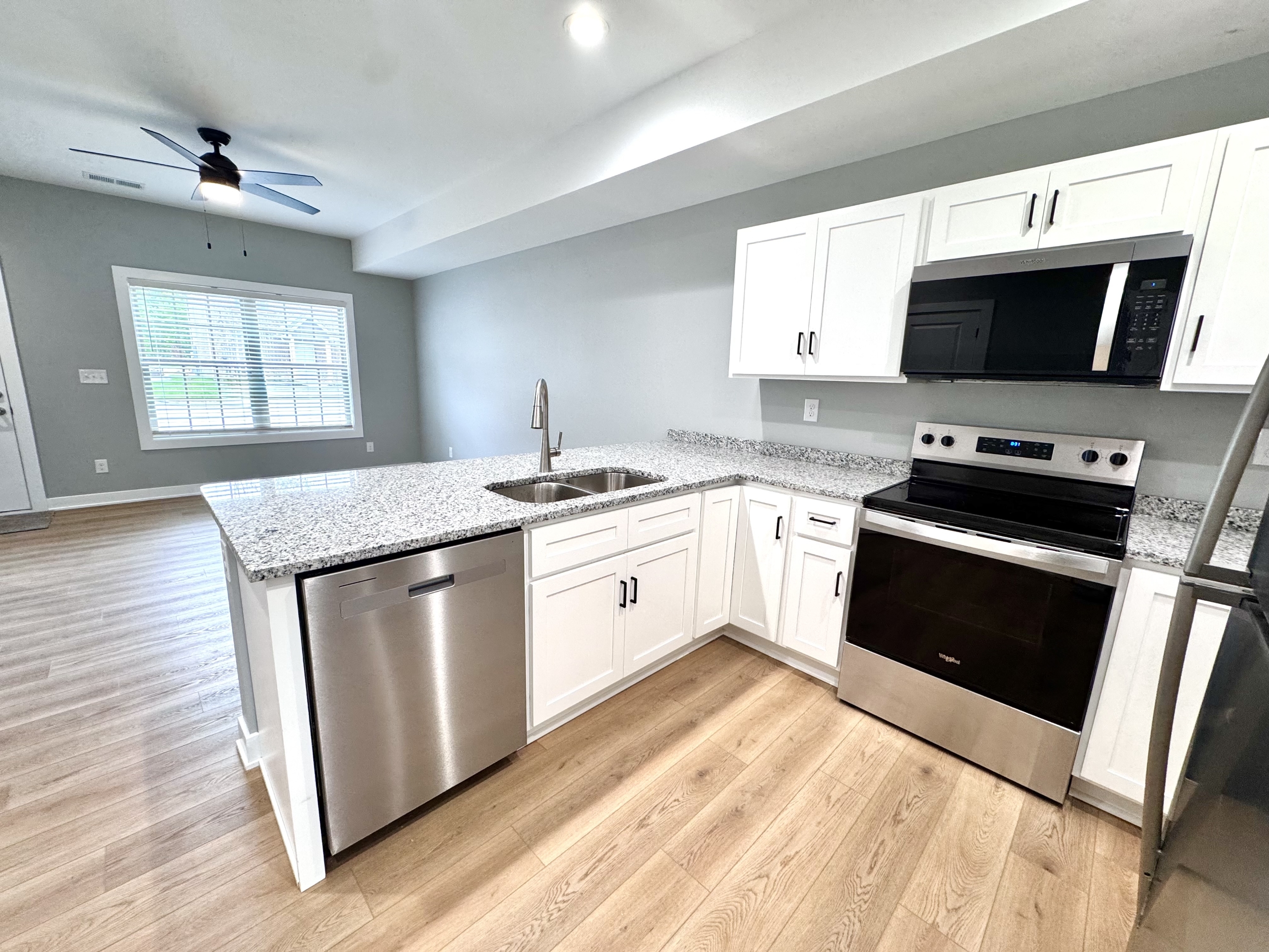 1617 KY-1247 unit 1247 B – photo 2