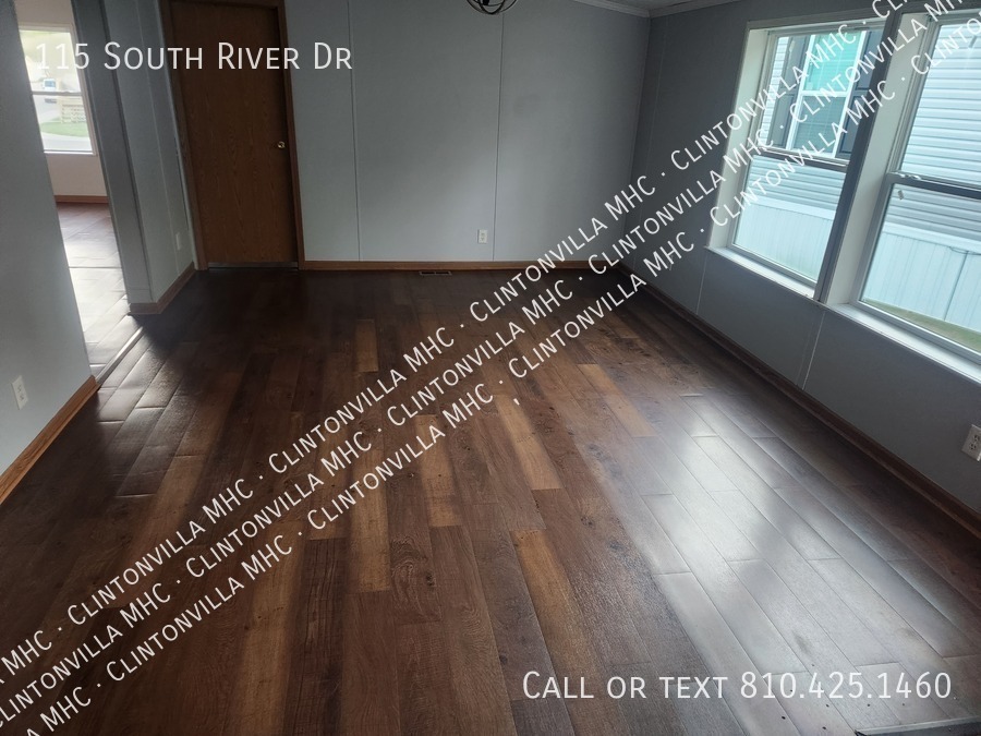 115 S River Dr – photo 4