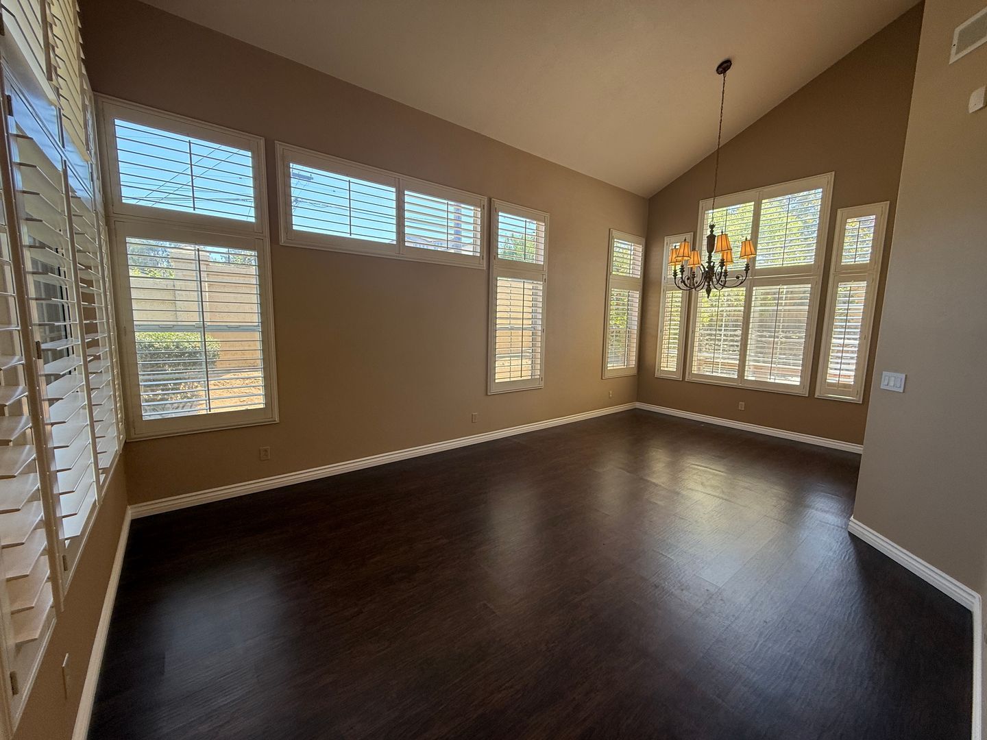 216 Richmond Park Pl – photo 5