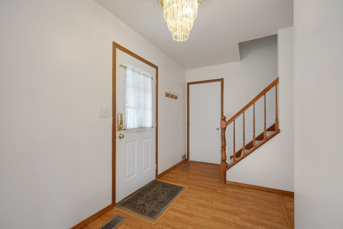 1127 Ashbrook Dr – photo 3