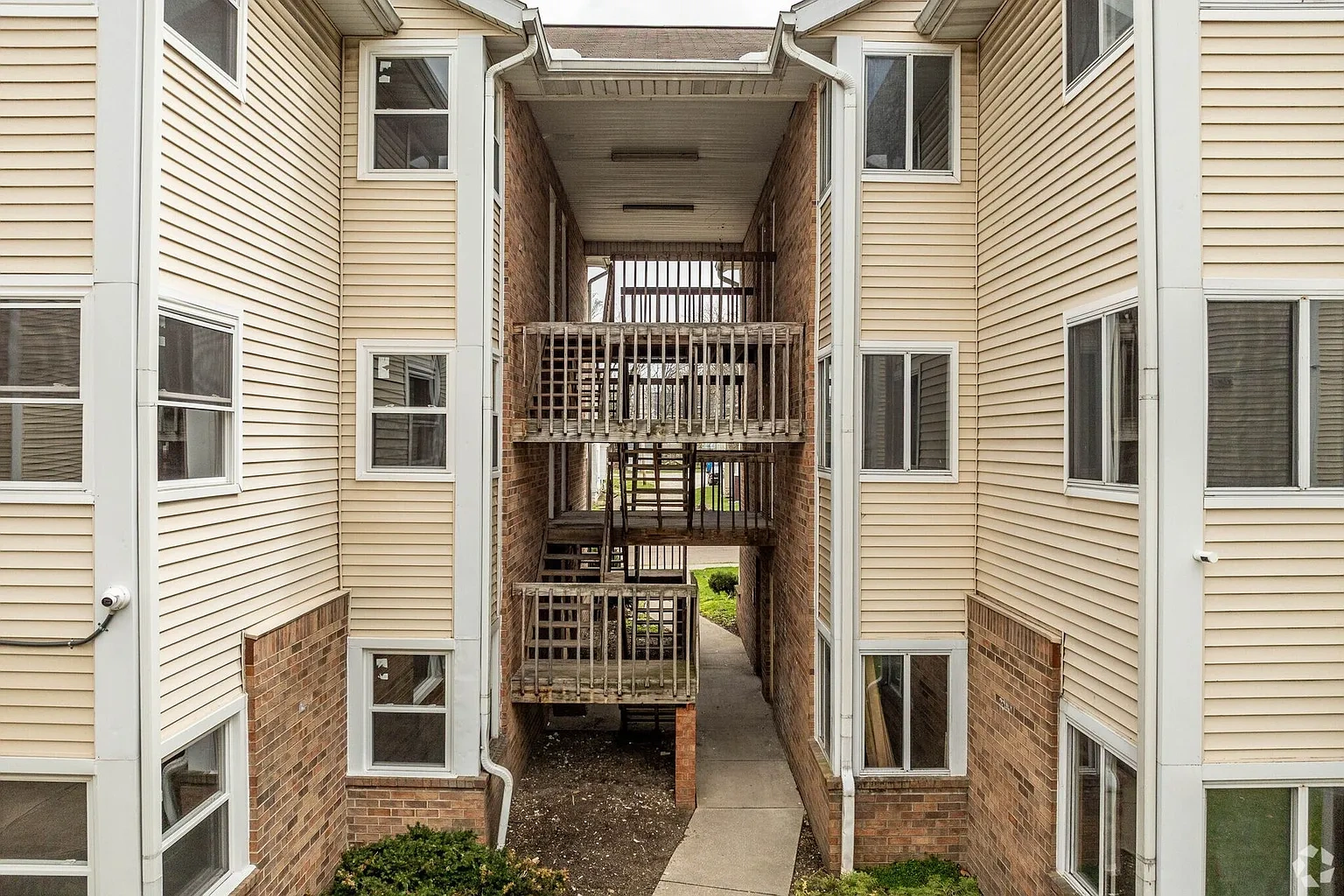 University Commons Apartments – photo 5