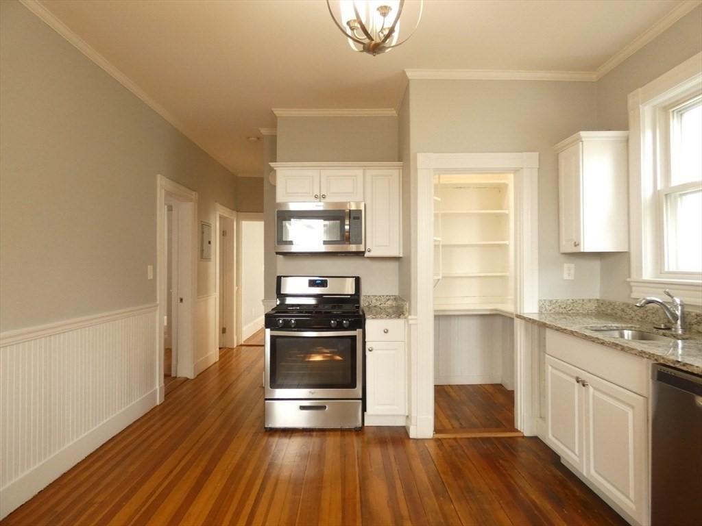 77 St Andrew Rd unit 2 – photo 3