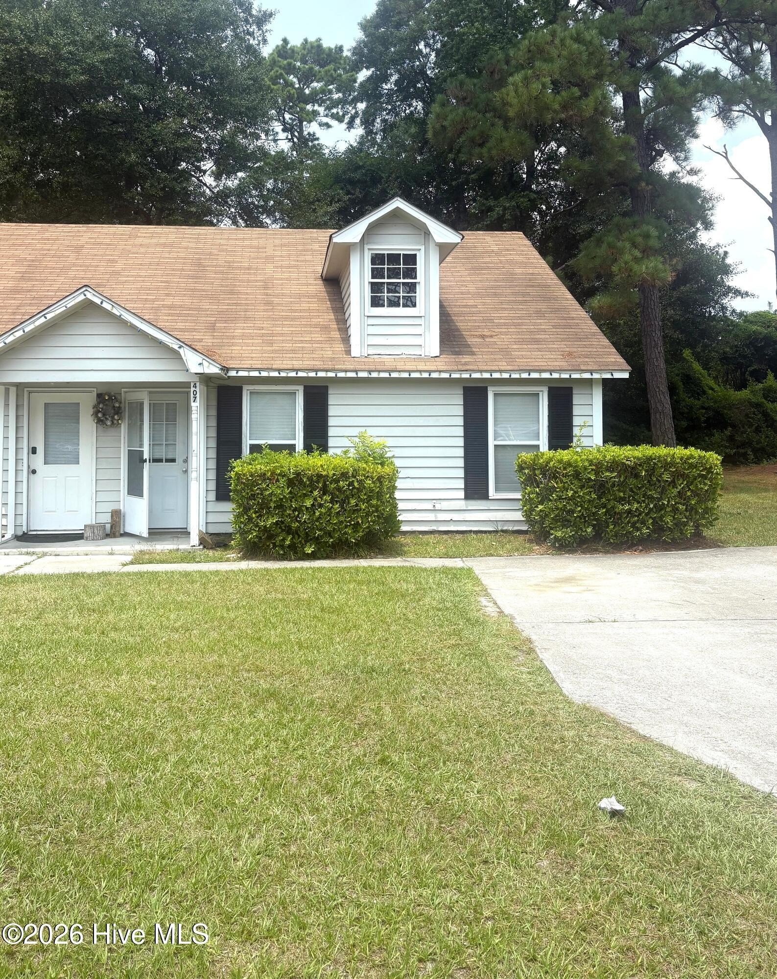 407 Lennon Dr – photo 2