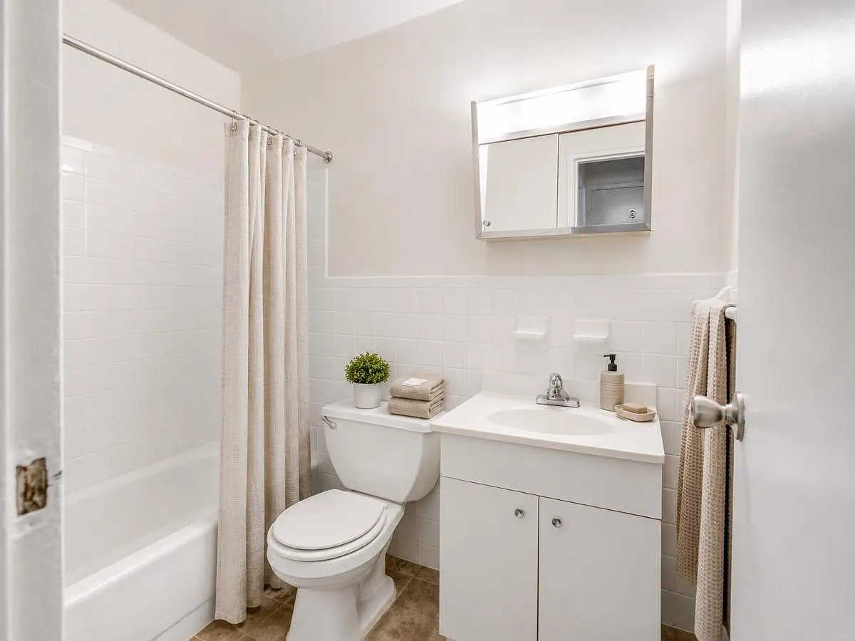 Post and Coach Apartment Homes – photo 5