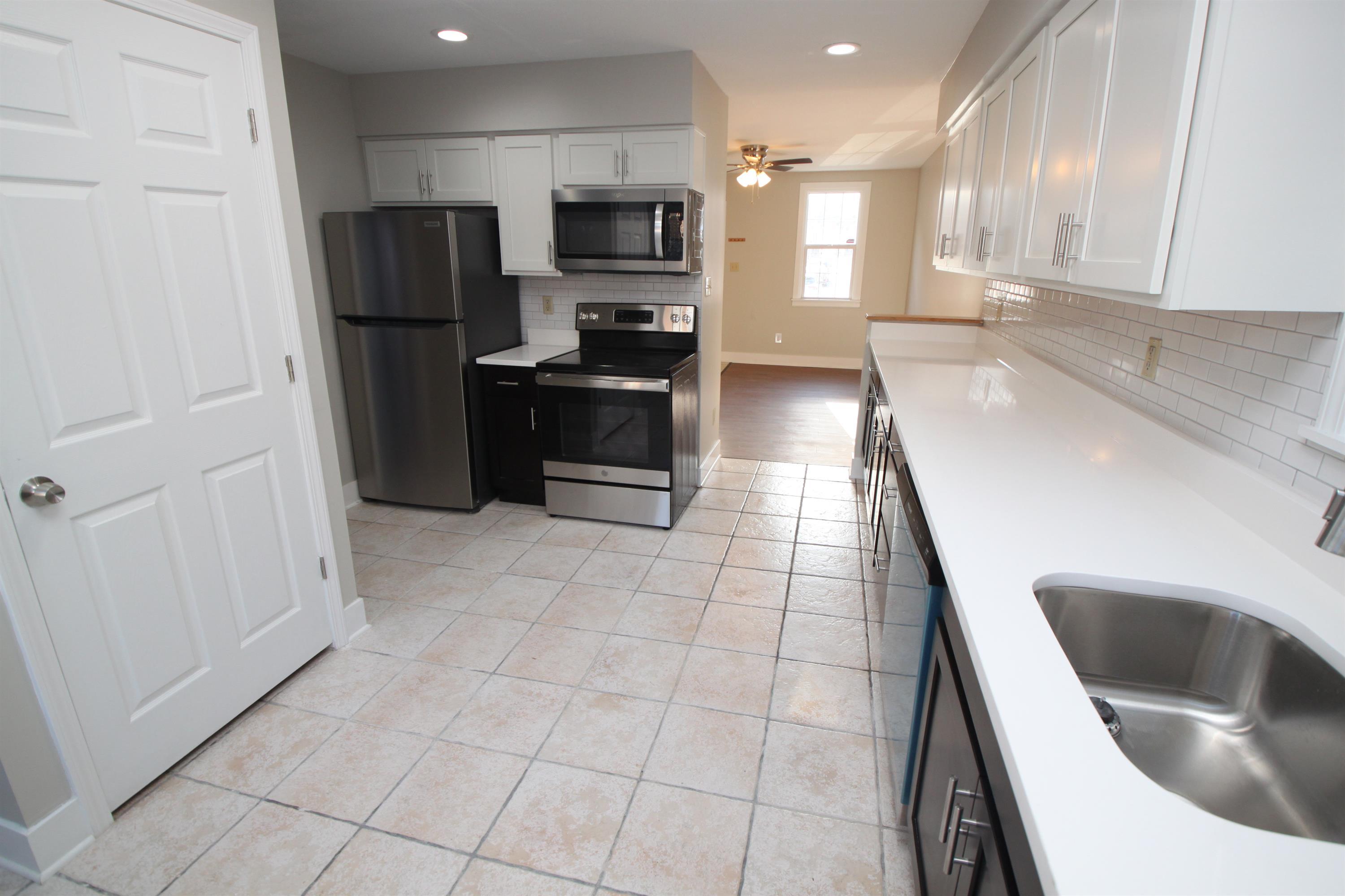 111 S 12th St – photo 2