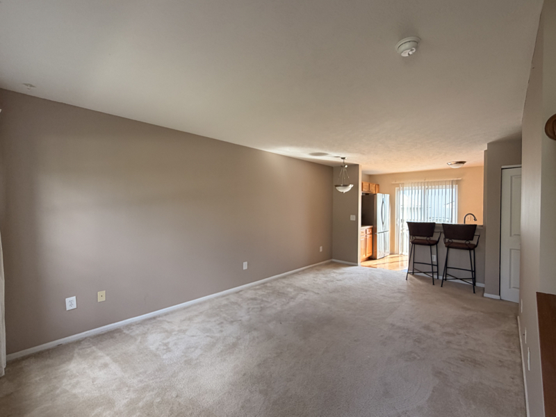 717 Lazelle Rd – photo 3