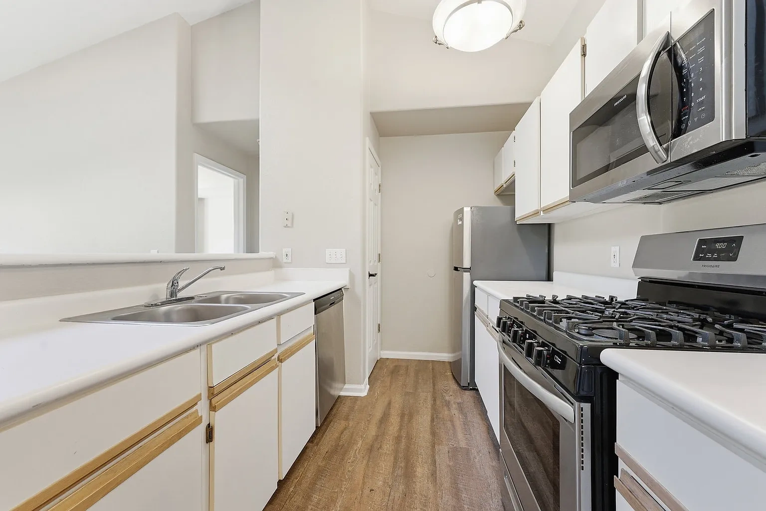 Oasis Apartments – photo 4