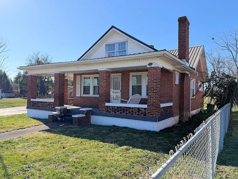 145 Lancaster St – photo 1