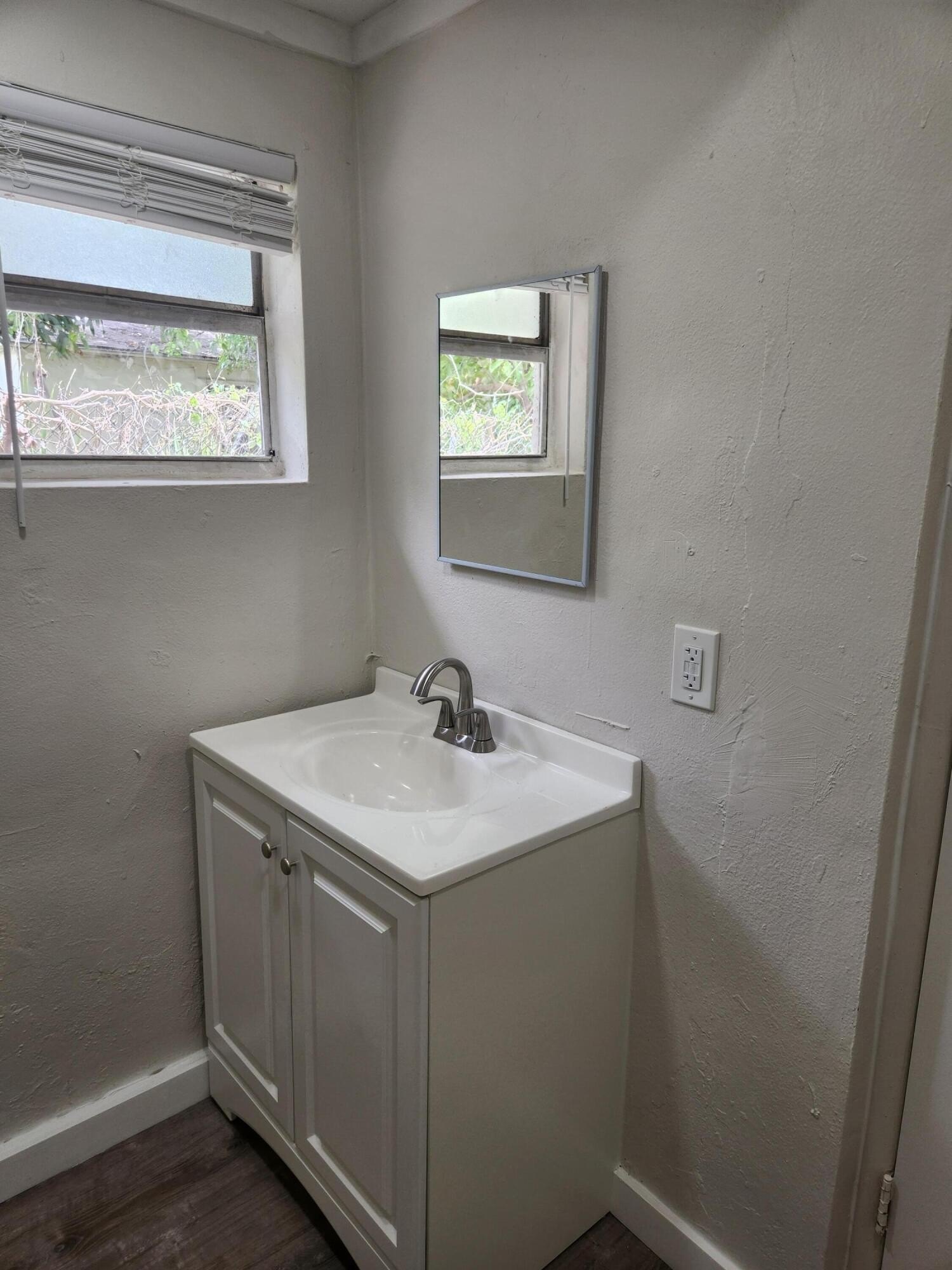134 W 24th St #1 – photo 4
