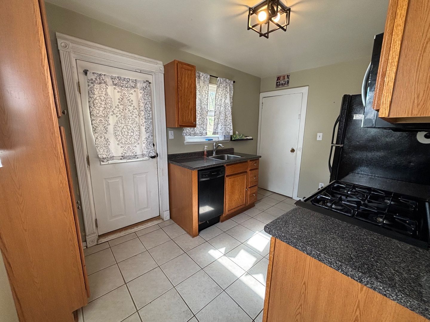 6478 2nd Ave – photo 2