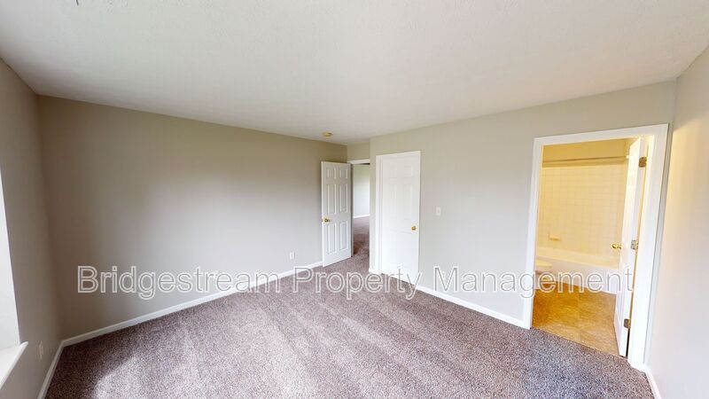 8694 Plum Creek Ct – photo 4