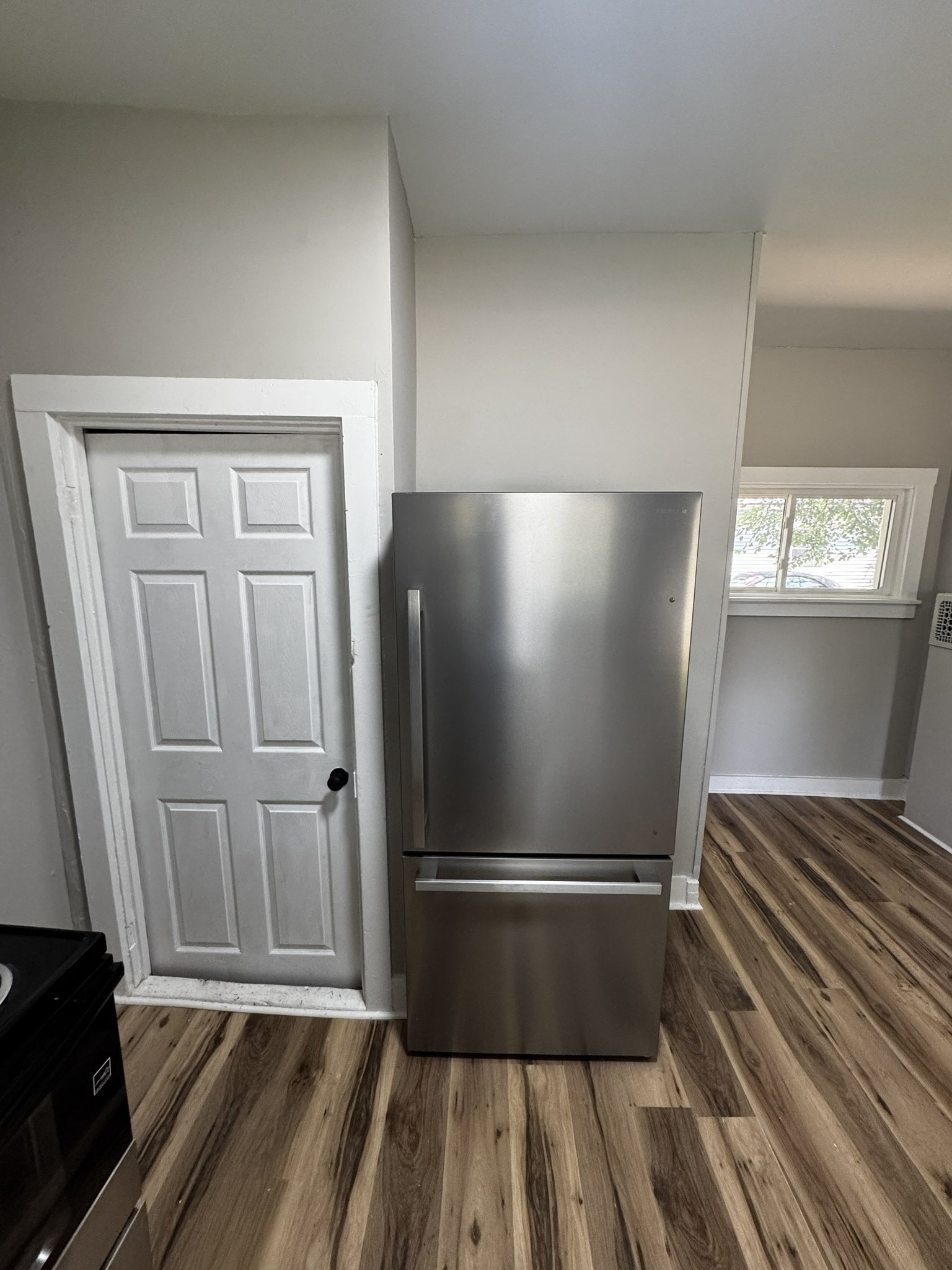 301 N Detroit St – photo 4