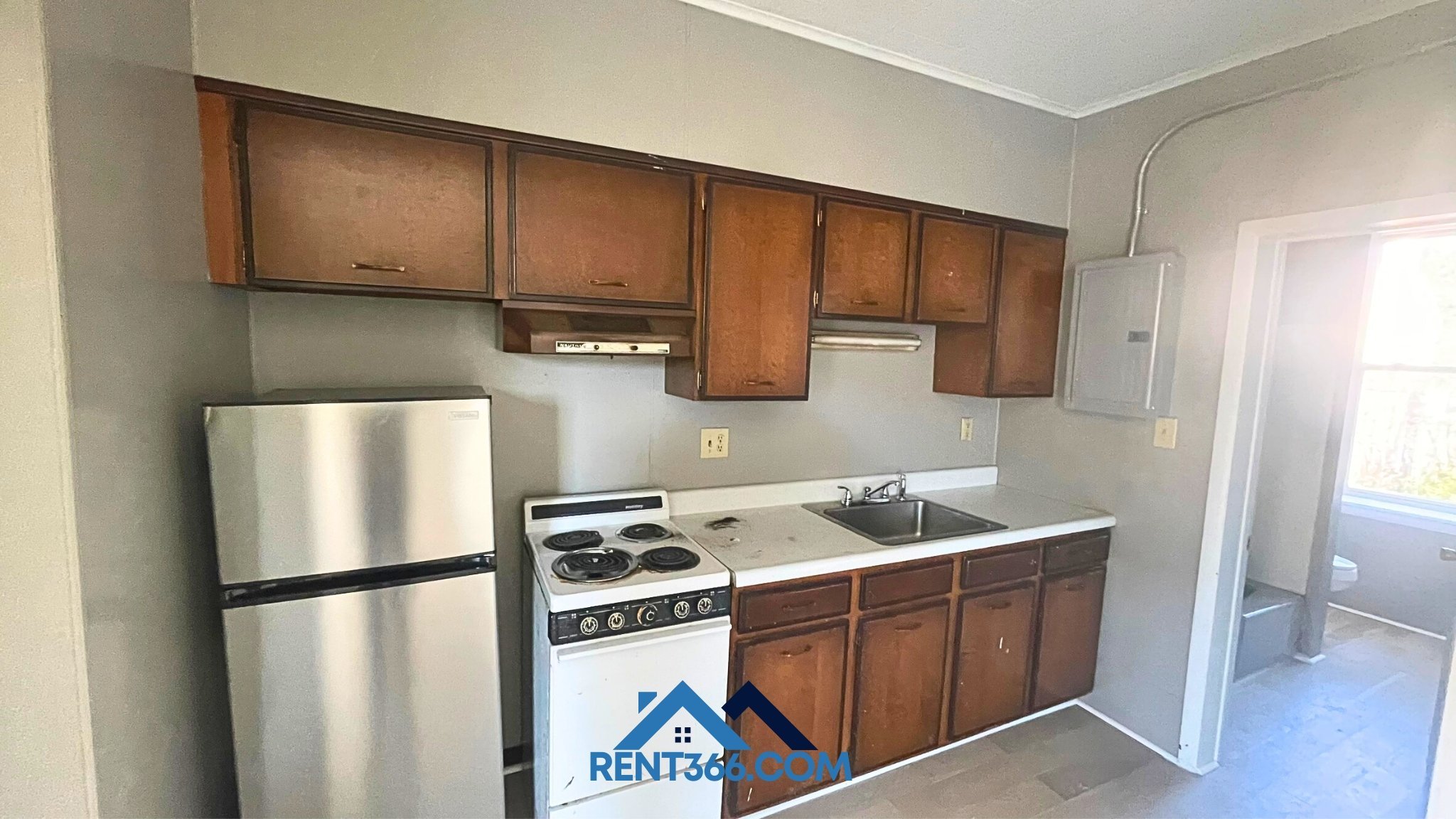101 N George St – photo 1