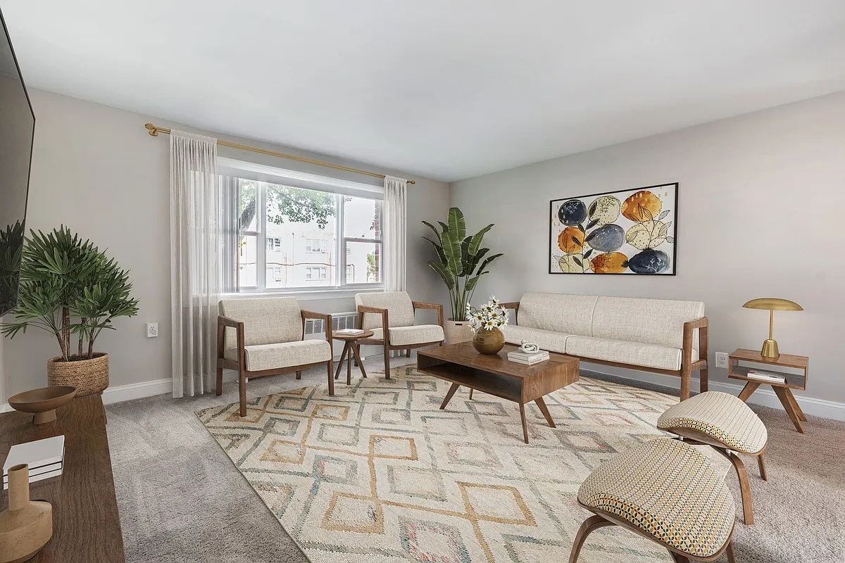 Bedford and Victoria Station Apartments – photo 1