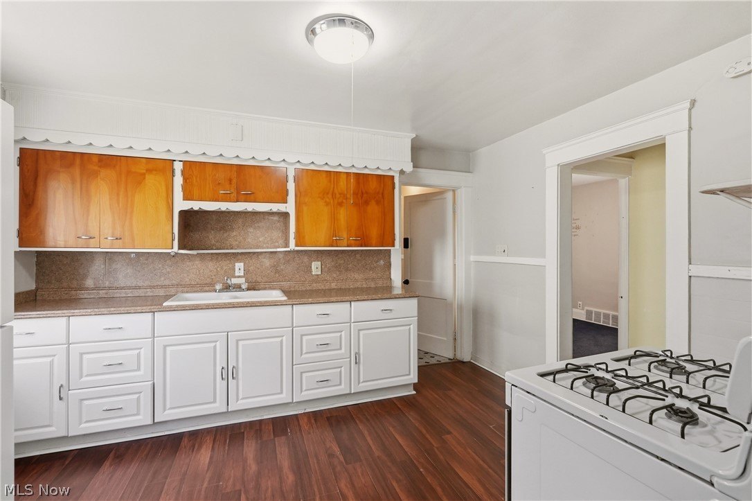 515 E 143rd St #DOWNSTAIRS – photo 2