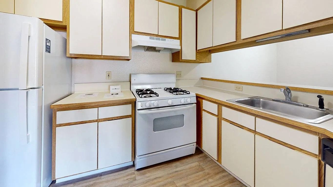 South Bridge Apartments – photo 1