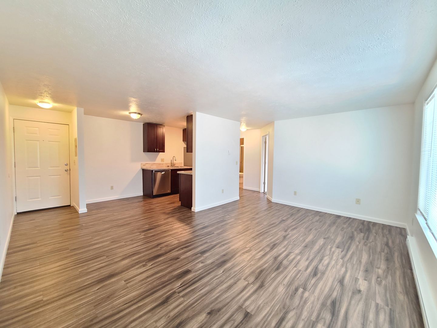 827 E Ermina Ave unit 5 – photo 2