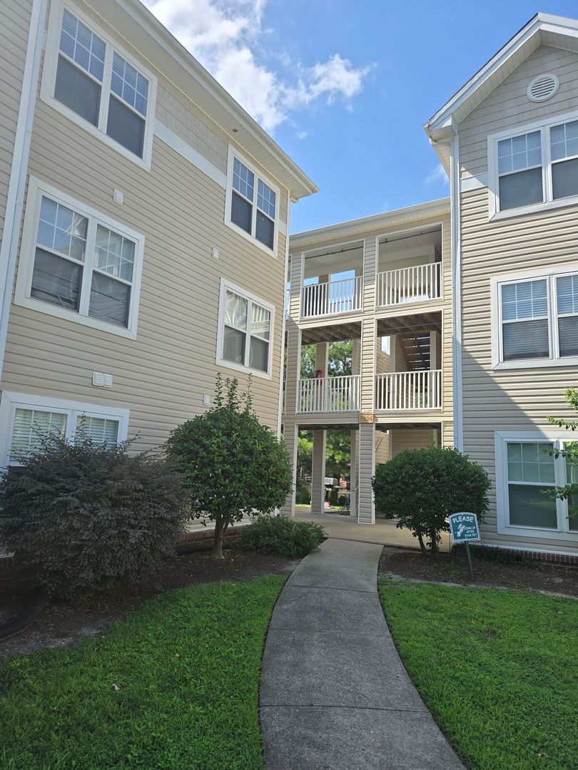 3324 Harbour Pointe Pl unit 15 – photo 1