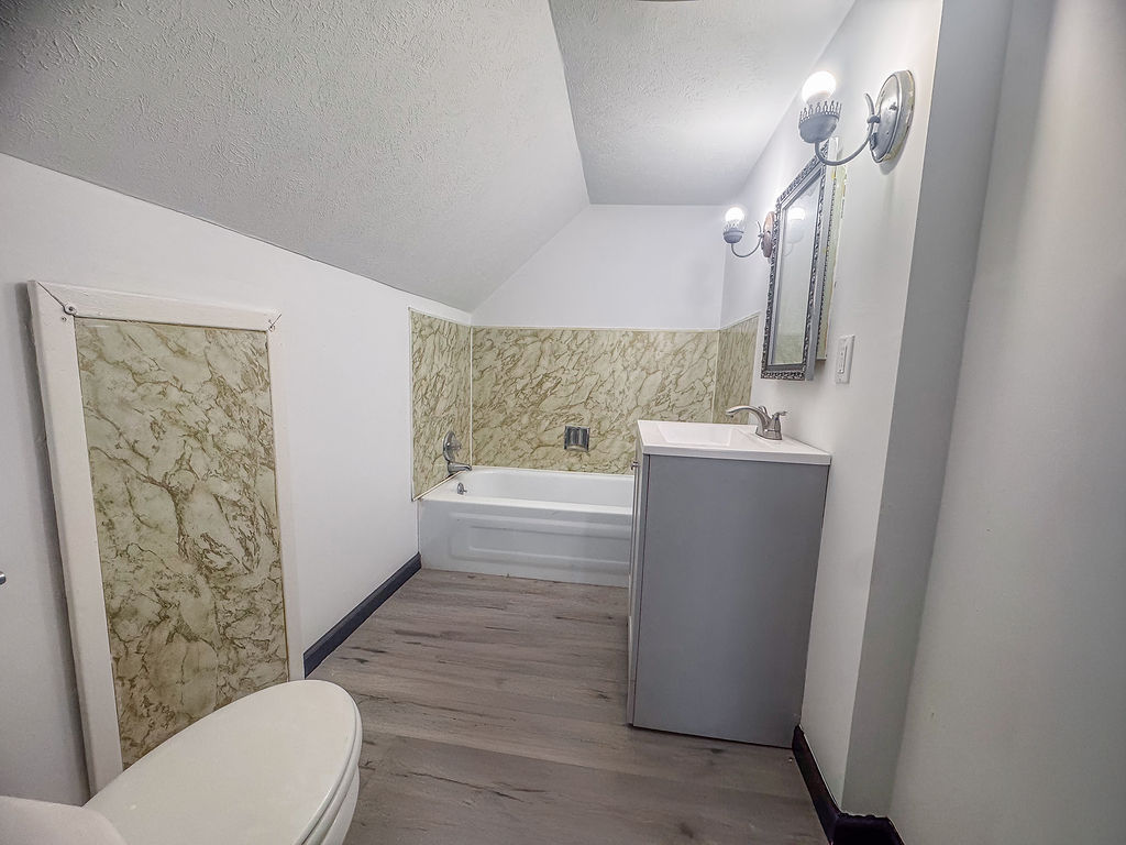 3611 E 147th St – photo 4