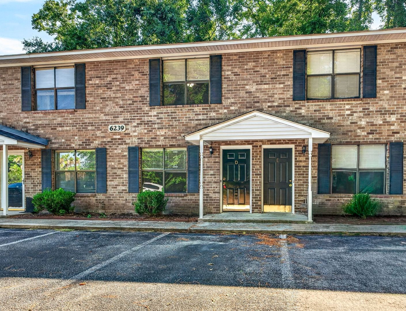 6239 Lucille Dr – photo 1