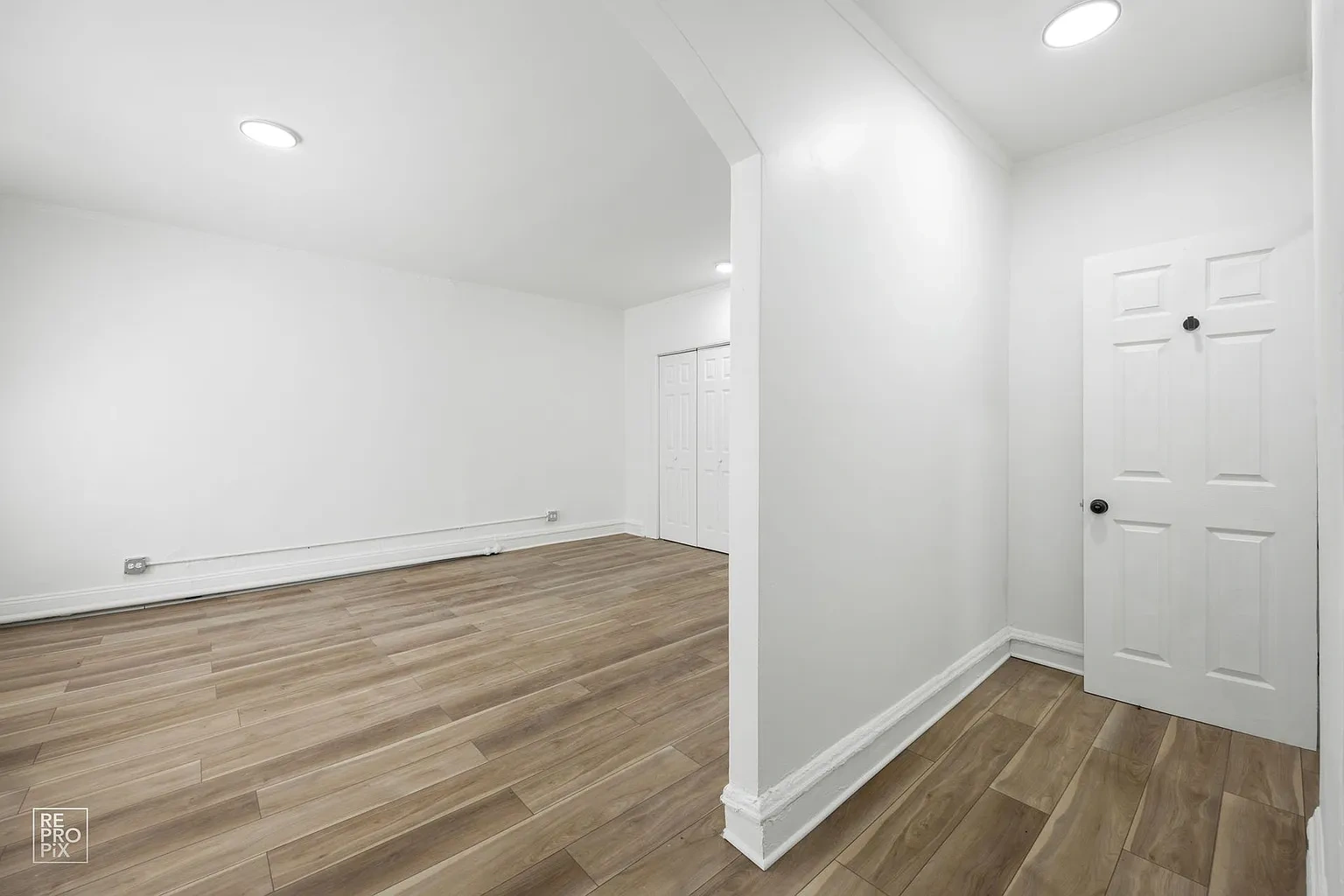 6751 S Jeffery – photo 2