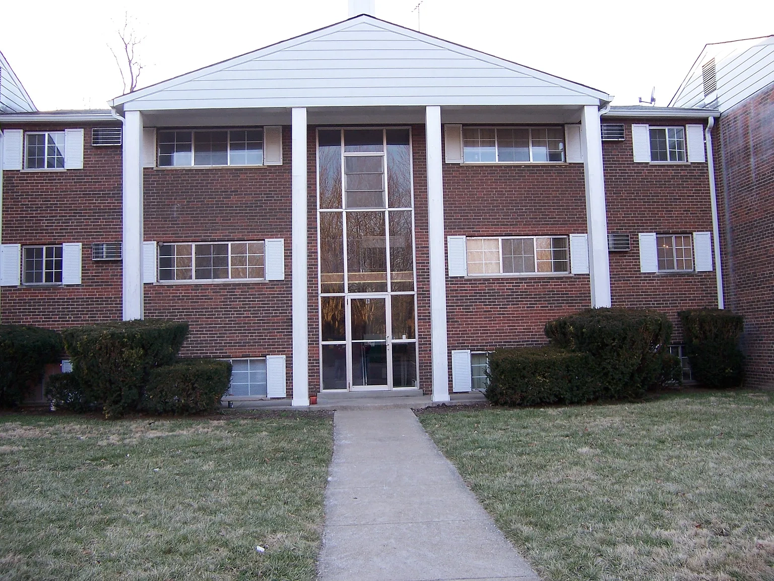 GLORY RIDGE APARTMENTS – photo 2