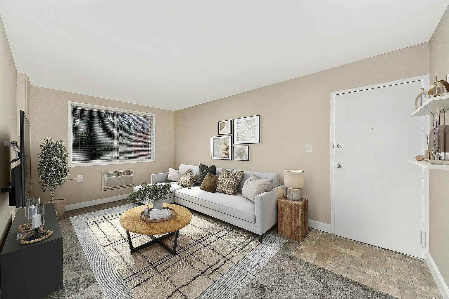 South Pointe Apartments – photo 5
