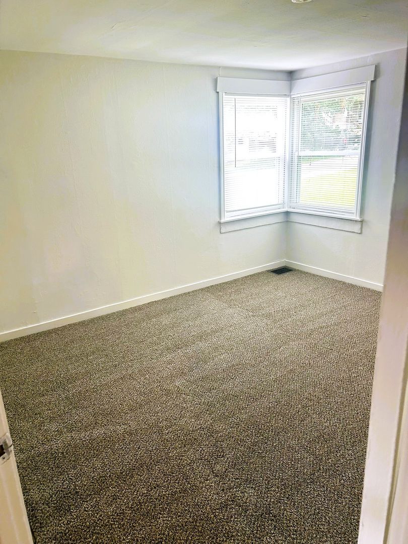 110 Capitol Blvd unit Upstairs – photo 5