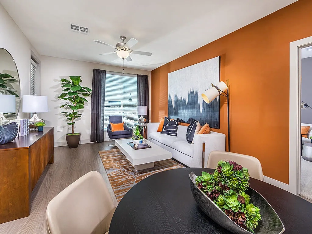 808 West Apartments – photo 1