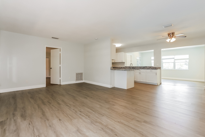 1406 Eden Dr – photo 5