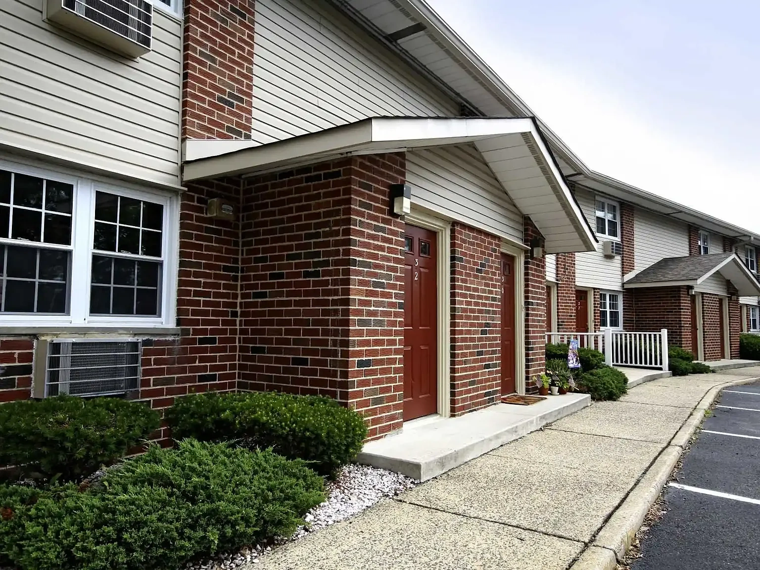 University Park Apartments – photo 1