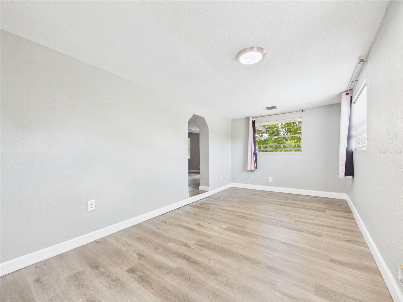 605 S Disston Ave – photo 3