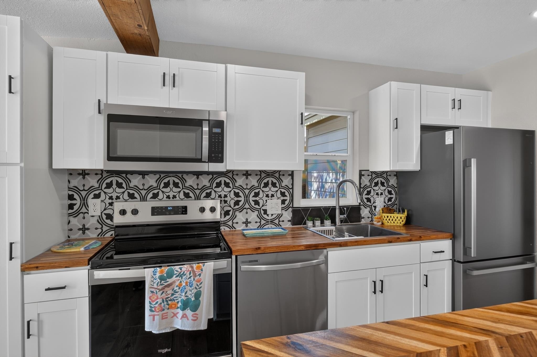 1109 Hickory St – photo 3