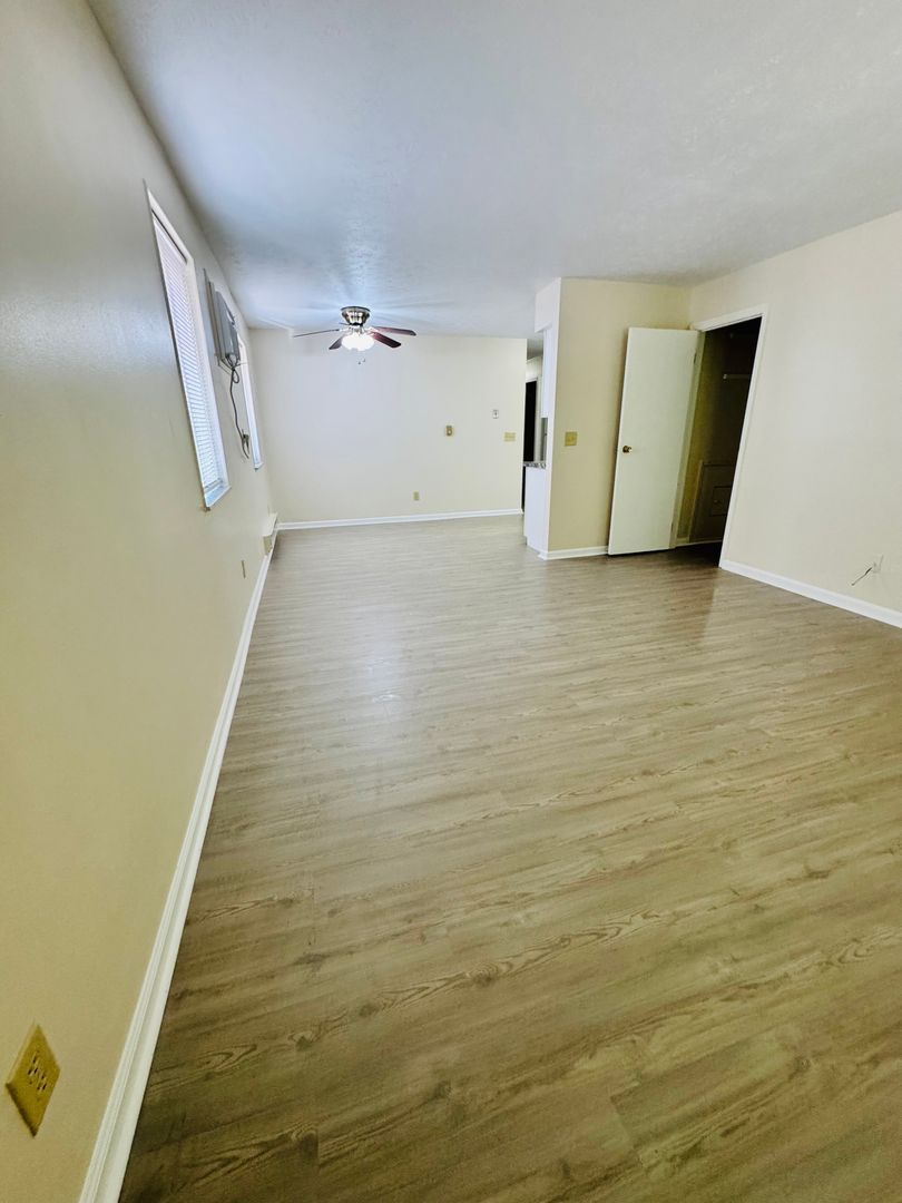 1408 Jackson Ln unit Unit 4 – photo 2
