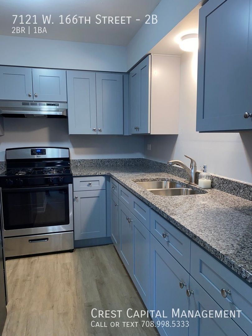 7121 166th St unit 1B – photo 2