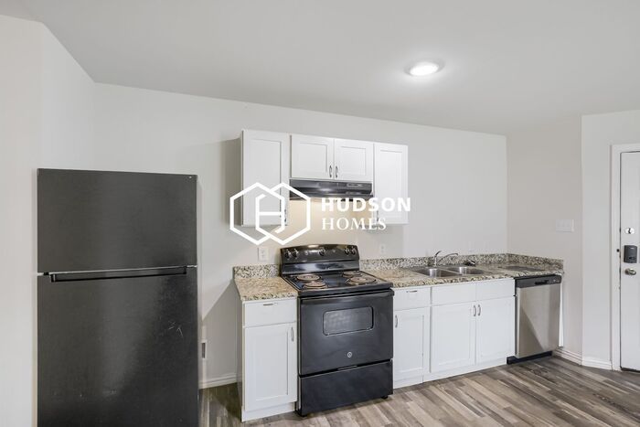 102 W Pliler St unit 100 – photo 5